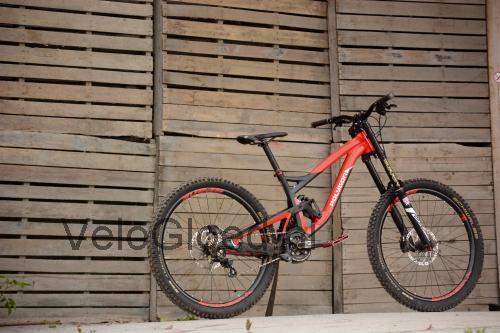 Polygon Collosus DH8 specificaties